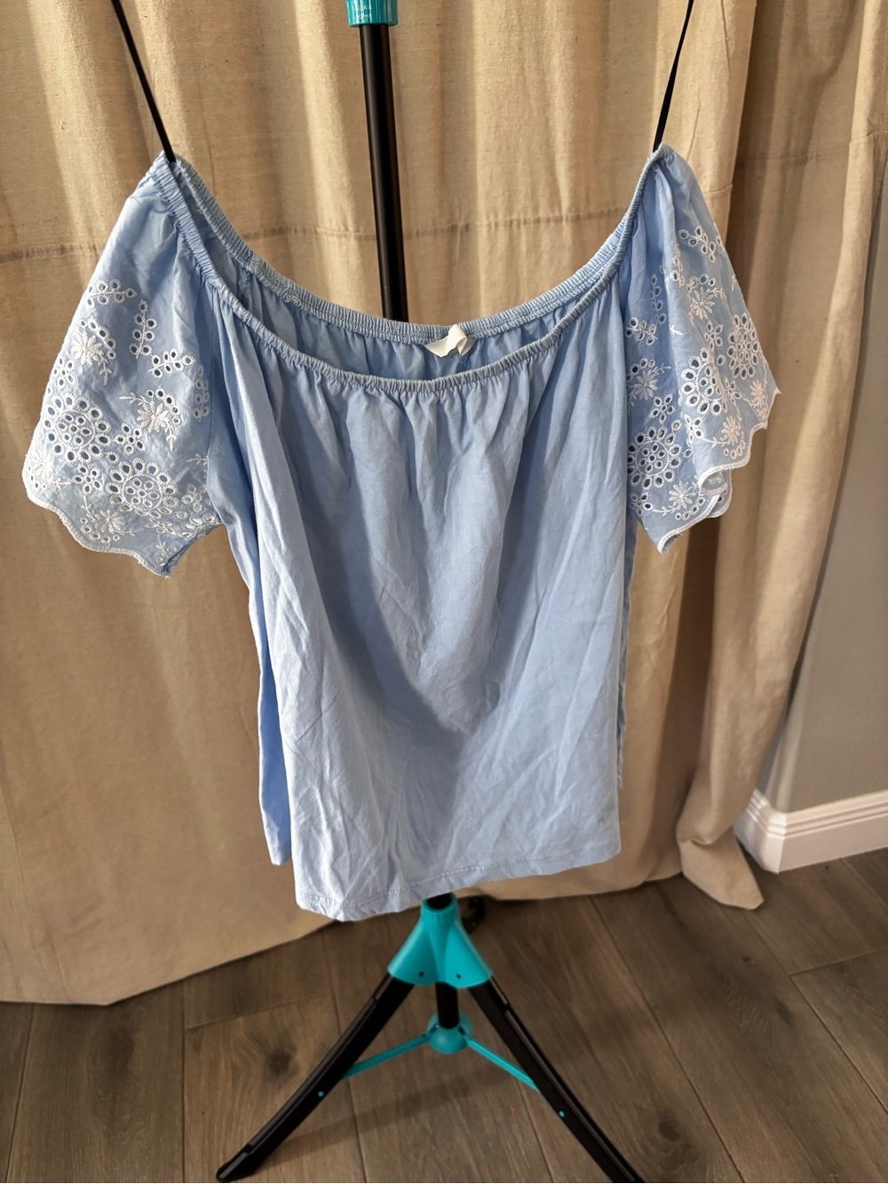 H&M Light Blue Off-Shoulder Eyelet Sleeve Top